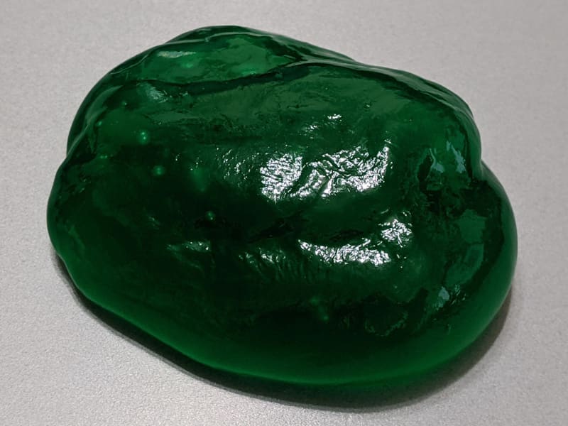 ジェル外観。前述のダイソー製品ほどではありませんが、こちらも透明度は高めで、水分量も多めです