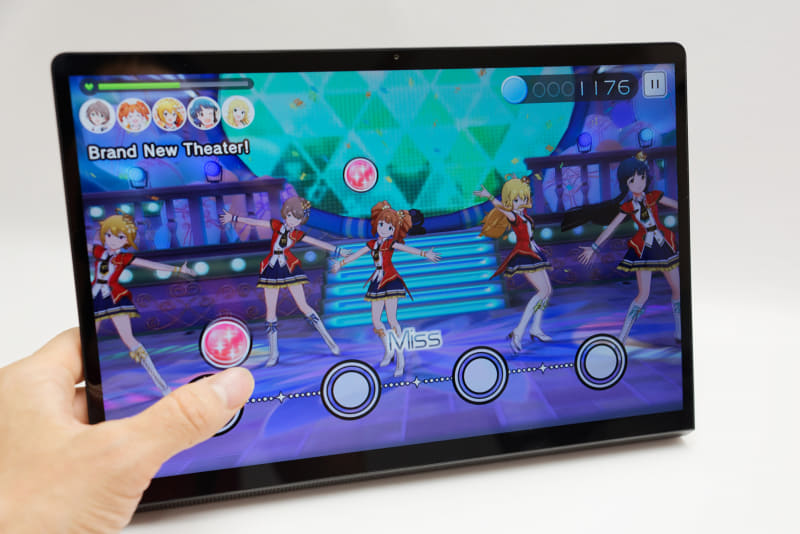 リズムゲームももたつくことなくプレーできる。ただし画面が大きい分、操作はしにくいかも