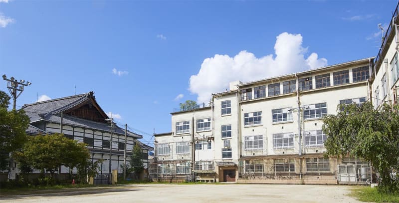 元新道小学校と宮川町歌舞練場