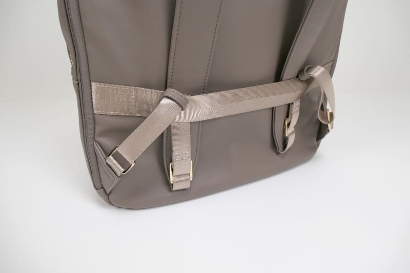 セットアップベルトにはリュックのベルトも収納でき、コンサート中にベルトを踏んでしまうということも防ぎます