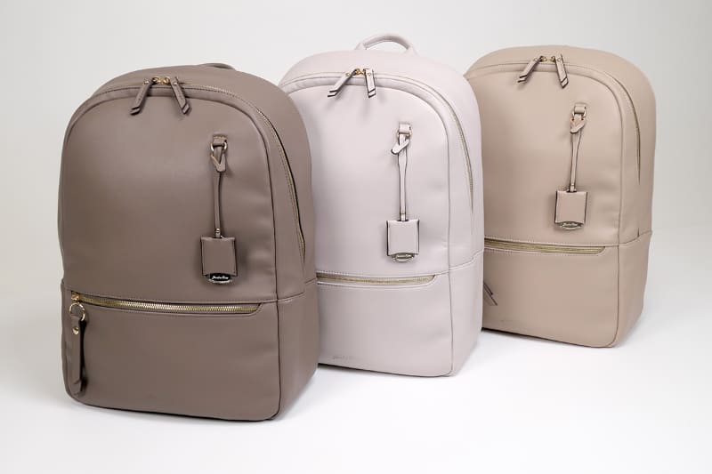 カラーバリエーションは全3色。左から、グレージュ、アイボリー、ベージュ。価格は15,400円