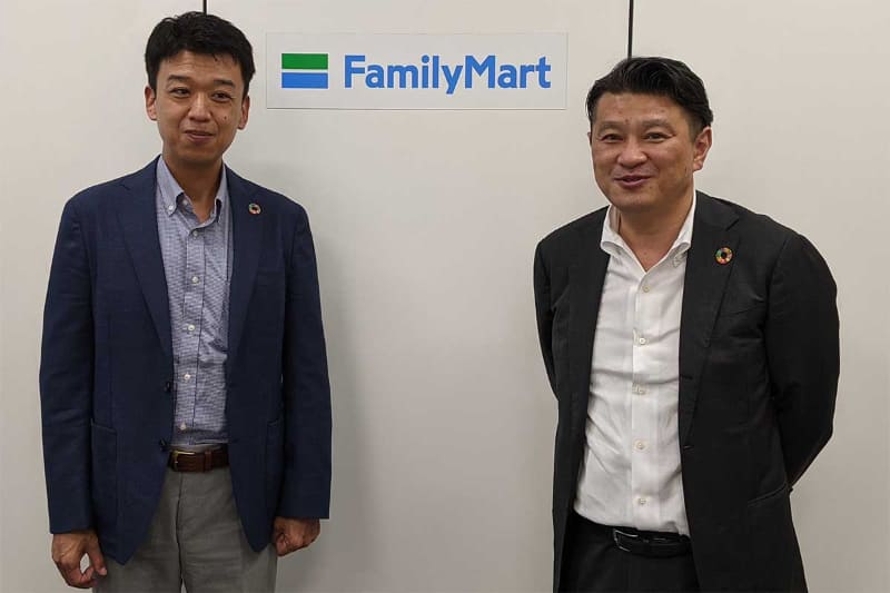 ファミリーマート新規事業開発本部金融事業部長の山中伸哉氏(左)とファミマデジタルワン代表取締役社長の中野和浩氏(右)