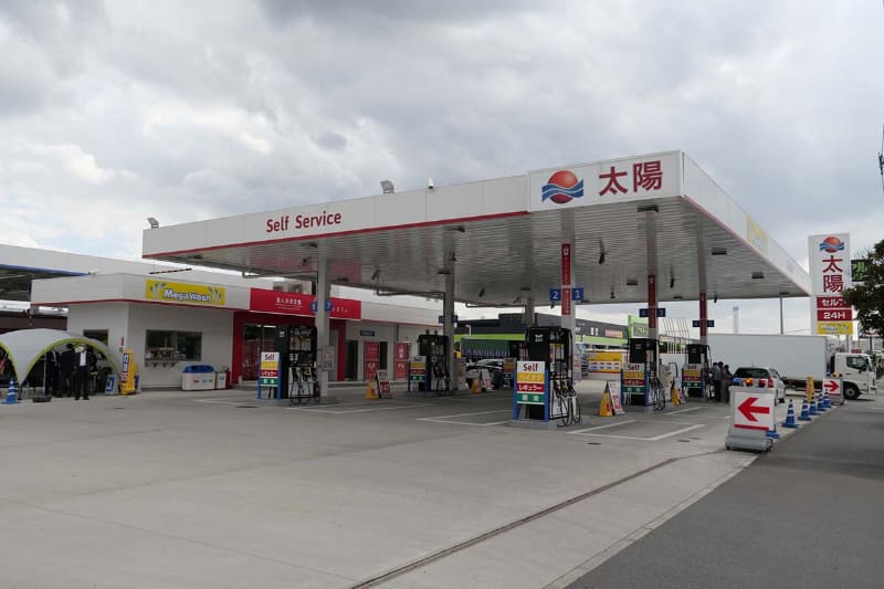 「フード＆カフェ 太陽鉱油 千葉新港SS店」が設置された太陽鉱油千葉新港サービスステーション