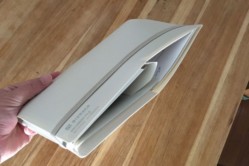 上部がゴムの力でつぶれてしまうのが残念なところ