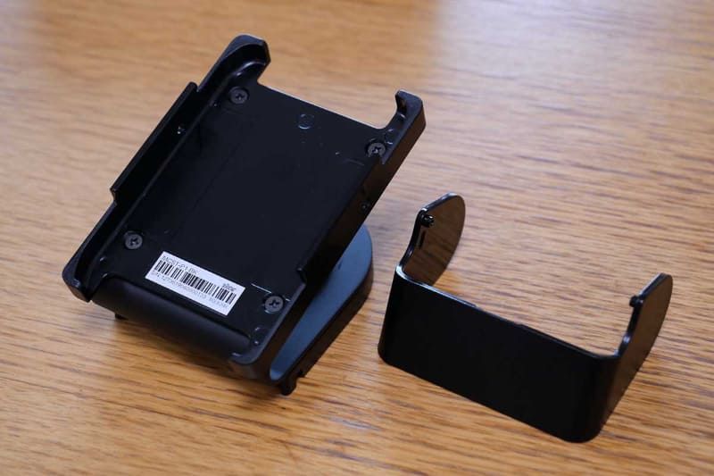 決済端末をカウンターに固定するため、スター精密が発売している、M010用スタンド「mC-Stand」を用意した