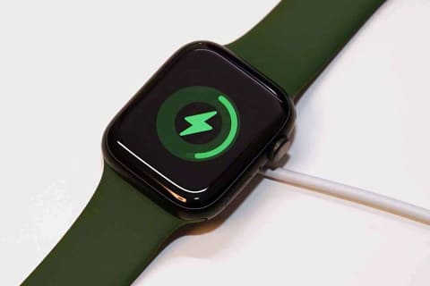 ミニレビュー】成熟の第7世代。Apple Watch Series 7の鮮やかな画面と