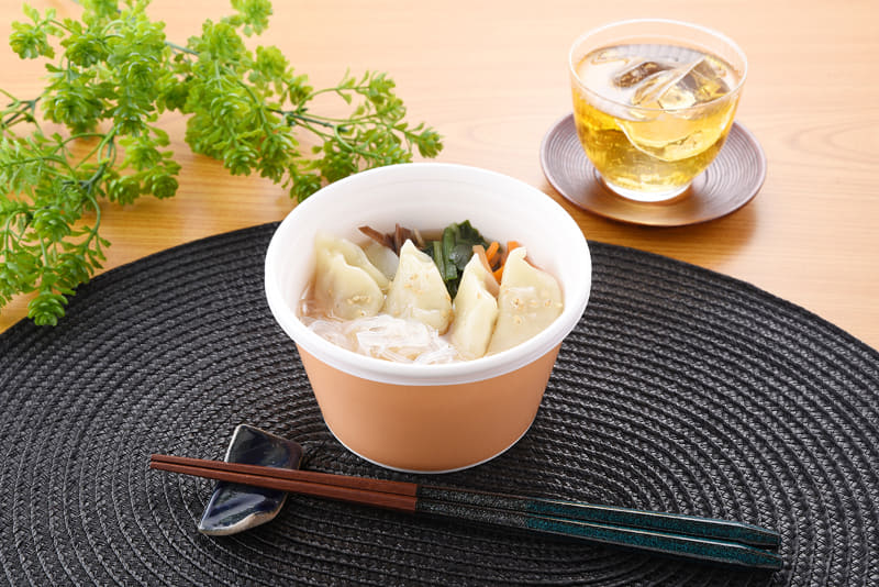 7種野菜ともっちもち餃子の春雨スープ(398円)