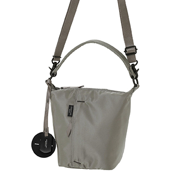 PORTER GIRL SHELL 2Wayショルダーバッグ カーキグレー美品 PORTER、上品で落ち着いたミリタリーカラーの「GIRL SHELL」 - Impress