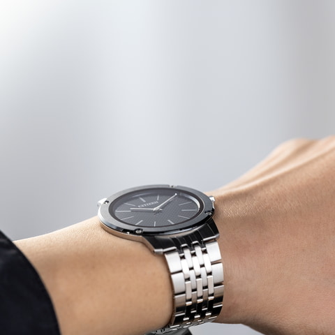 シチズン エコ・ドライブ ワンにジルコニアセラミックスベゼルの新作