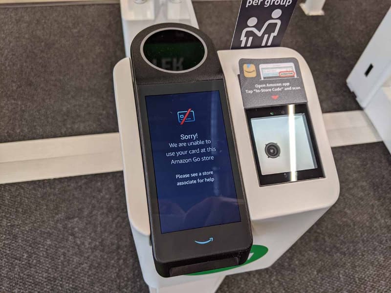 Amazon Oneに置き換わった店舗では、すでにAmazon Goアプリでは入店不可となっている。Amazon OneかAmazon Shoppingアプリを利用する必要がある