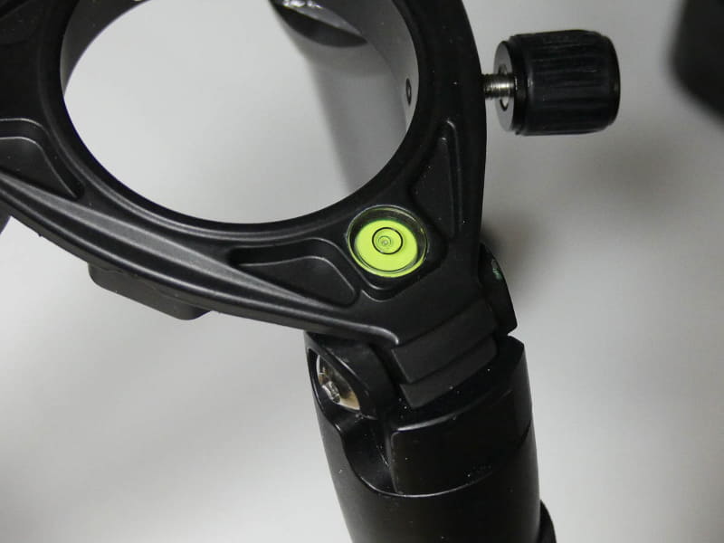 設置で気にする必要があるのは水平のみ。赤道儀のように方角を合わせる必要は無いので、かなり楽だ