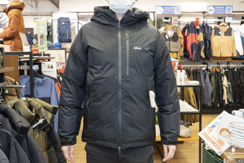 NANGA AURORA DOWN JACKET(44,000円)。カラーはブラックのみ