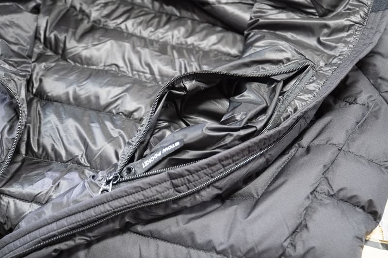 内側のファスナーポケットが収納袋になるポケッタブル仕様