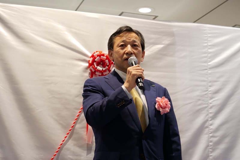 Ella設置の取り組みについて説明する、JR東日本 常務執行役員の表輝幸氏