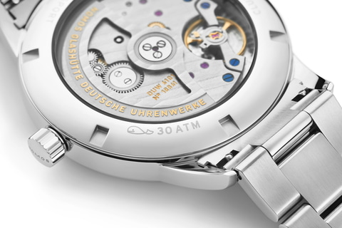 ノモス　スポーツブレスレット　18mm クラブスポーツブレスレット、18mm — NOMOS Glashütte
