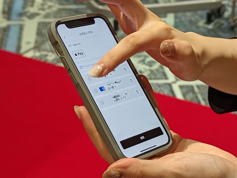モバイルオーダーでは登録したクレジットカードまたはApple Payなどでアプリ上で決済が可能。この仕組みはAdyenが提供している