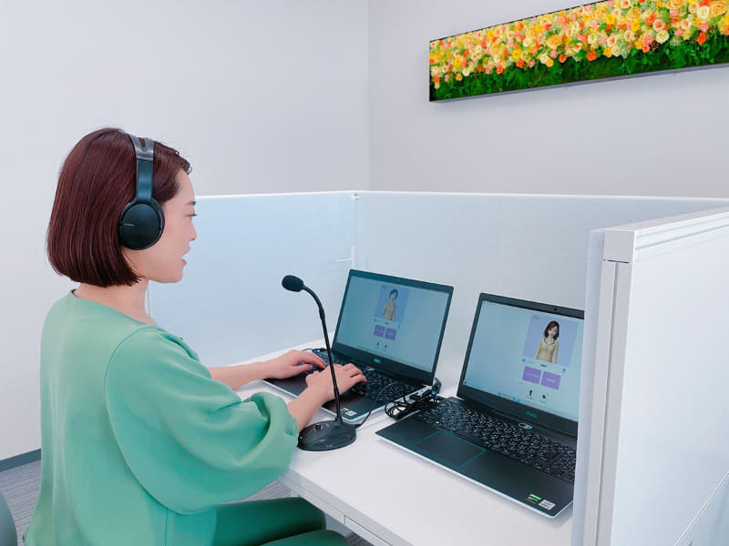 アバターはワコールの販売員が担当。オフィスから遠隔でアドバイスをします