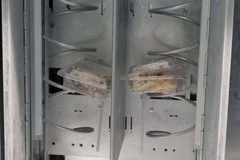 プラスチックパックのような包装でも入れられます