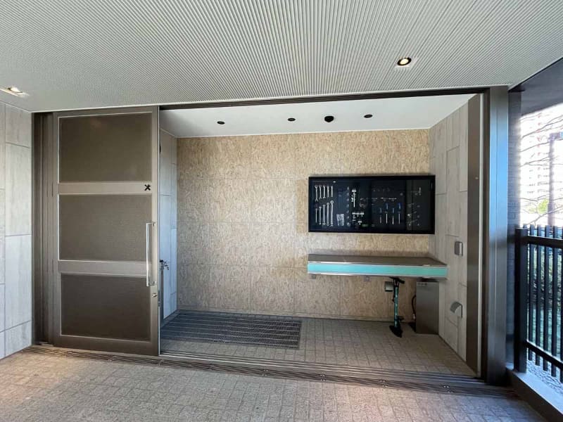 サイクルスペース。やっていいか不明だけど、キャンプ用品のメンテとかにも使えそう