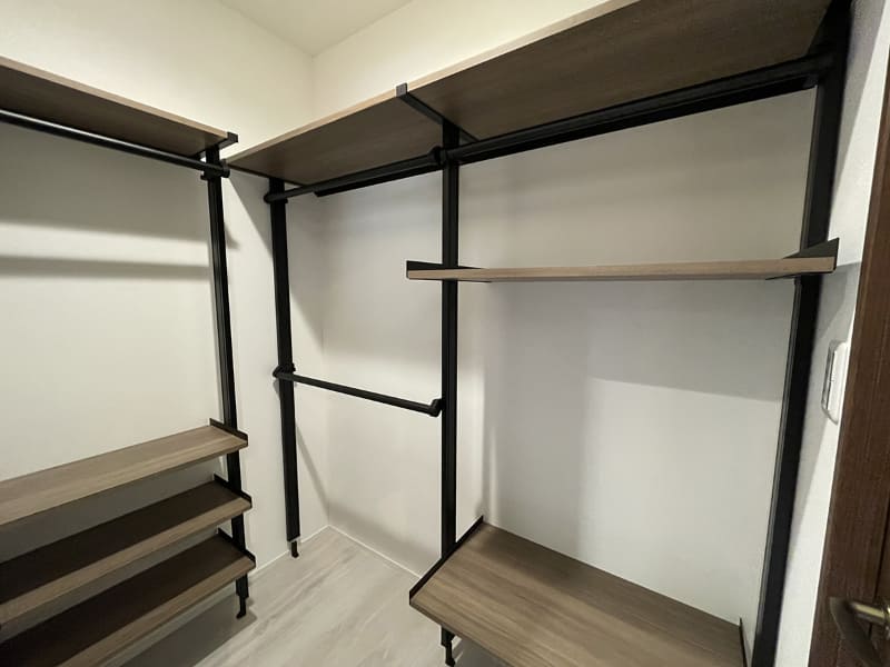 203号室のウォークインクローゼット