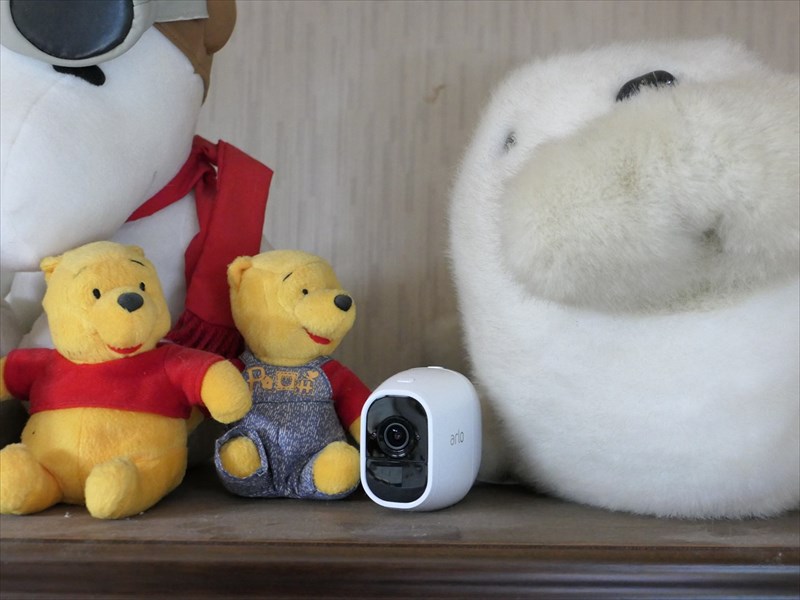 リビングのTV台を兼ねたサイドボード上部に設置