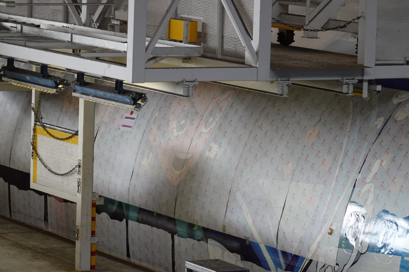 公開された時点ではマスキングシートが貼られていた