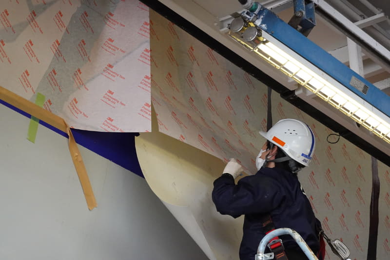 デカールの貼り付け