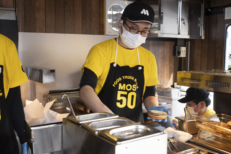 キッチンカーの厨房