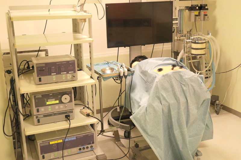 医者として手術体験。胸腔鏡下手術が行なえます