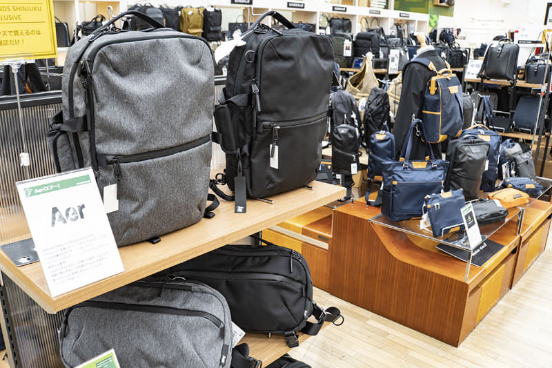 東急ハンズ新宿店2階のバッグ売場