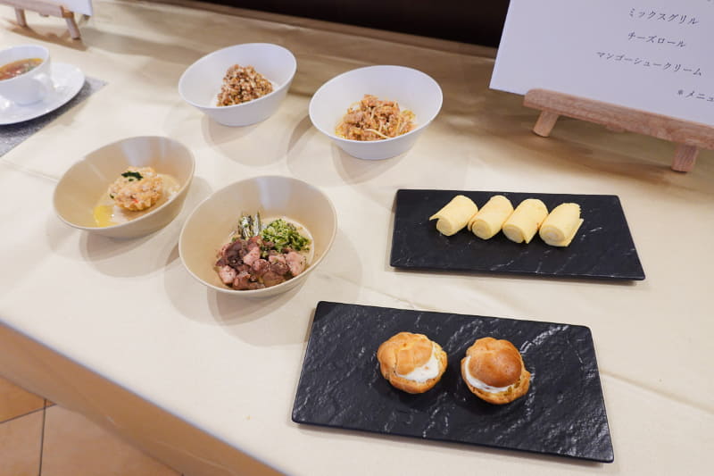 犬用の食事例。朝食料金に含まれます