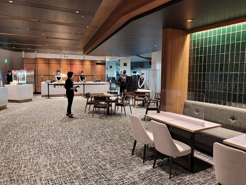 バルコニー席「プレミアムラウンジ」も大幅リニューアル