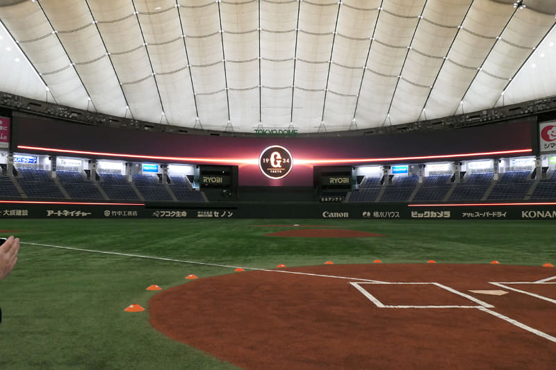 国内最大級になったメインビジョンのほか、リボンビジョンを設置