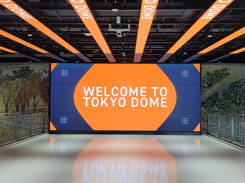 場内コンコースにはデジタルサイネージを設置。ジャイアンツの世界に没入できるという