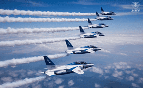 ブルーインパルスの強炭酸水「青の衝撃」 空自×チェリオ - Impress Watch