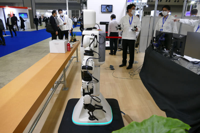 ホンダアバターロボットの側面。薄い