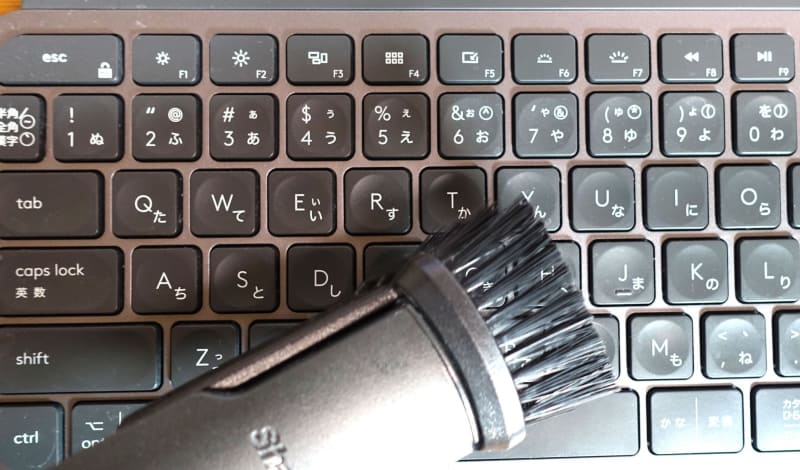 隙間用ノズルを装着