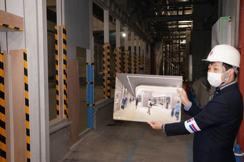 地下3階の乗降場・待合室。車道とはガラスで隔てられている。売店や自販機も設置予定