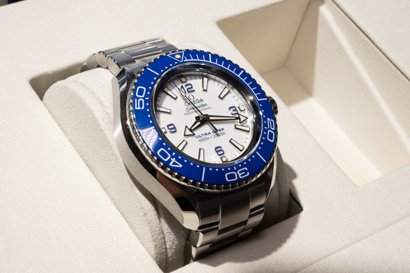 オメガ シーマスター プラネットオーシャン ウルトラディープ O‑MEGAスティール、147万4,000円