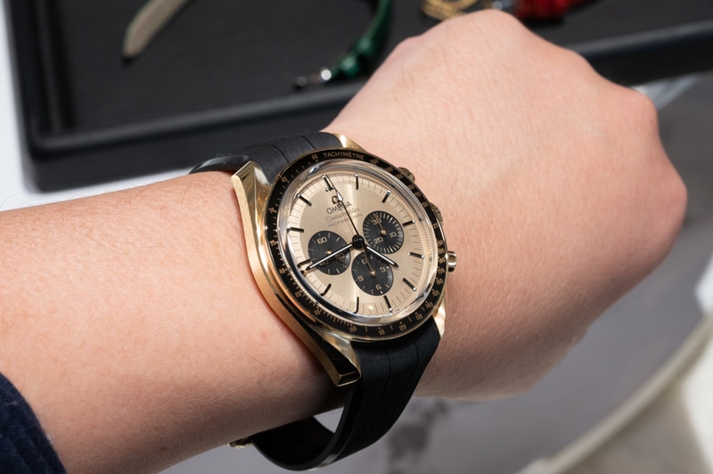 こちらはラバーバンドで、“パンダダイヤル”と呼ばれるデザイン。335万5,000円