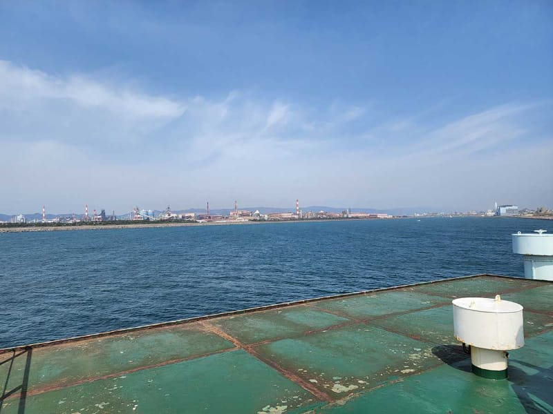 そのまま船内へ