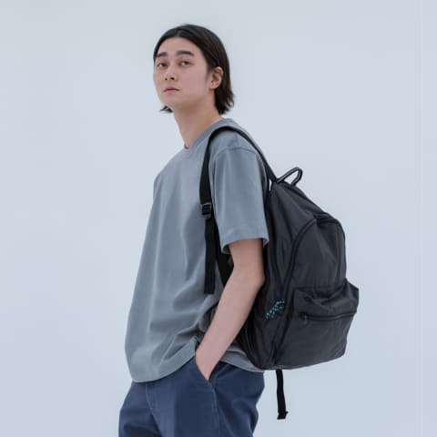 ファミマ、たためる「エコリュック」 2189円 - Impress Watch