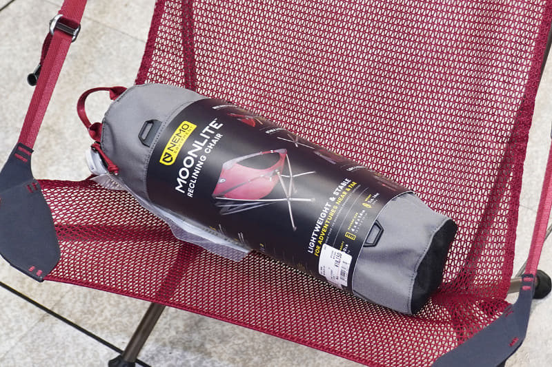 収納サイズは100×100×350mmなので気軽に持ち歩ける