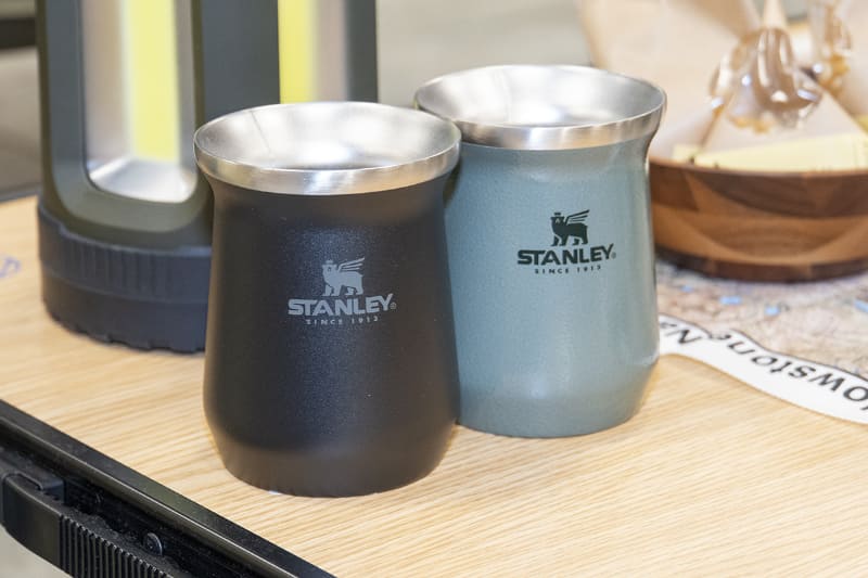 スタンレー クラシック真空タンブラー 0.23L(各3,520円)