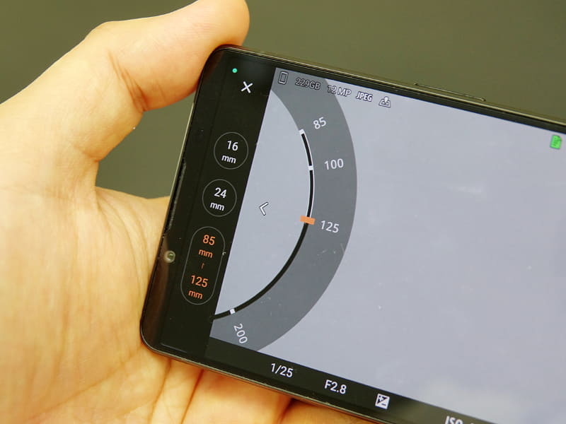 85mmと125mmの間は、光学ズームになる。デジタルズームとは違い、解像感が劣化しないのが最大のメリットだ