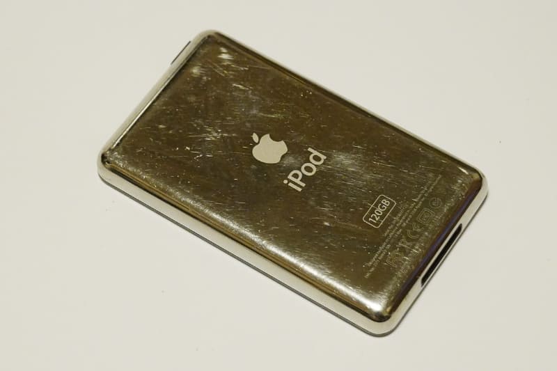 さすがに裏側は傷だらけです