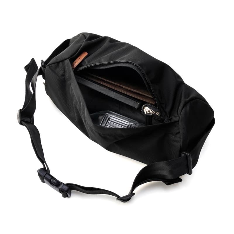 クロスボディバッグ ブラック