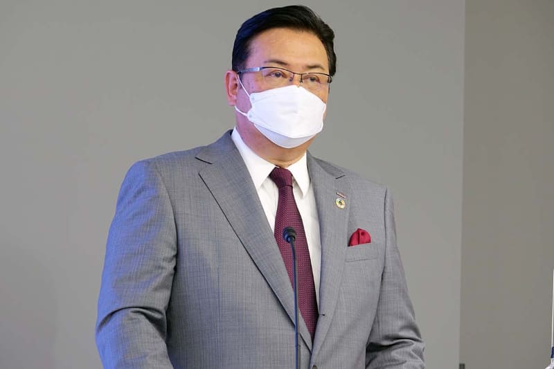 政府の要請に対応する側面があったと語る井伊社長。24年までに人口カバー率を上げるには、5G用の新周波数帯だけでは間に合わないという