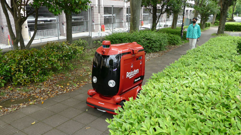 今回は保安要員が一人随行する。無線で接続された非常停止ボタンを持っている