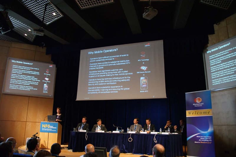 前回記事でも登場したNFC World Congress 2011でのGSMAのDirector General(当時)を務めるAnne Bouverot氏のプレゼンテーション風景